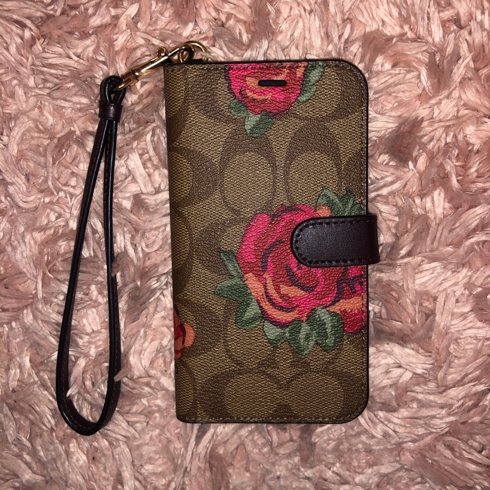 Coach iphone wristlet case